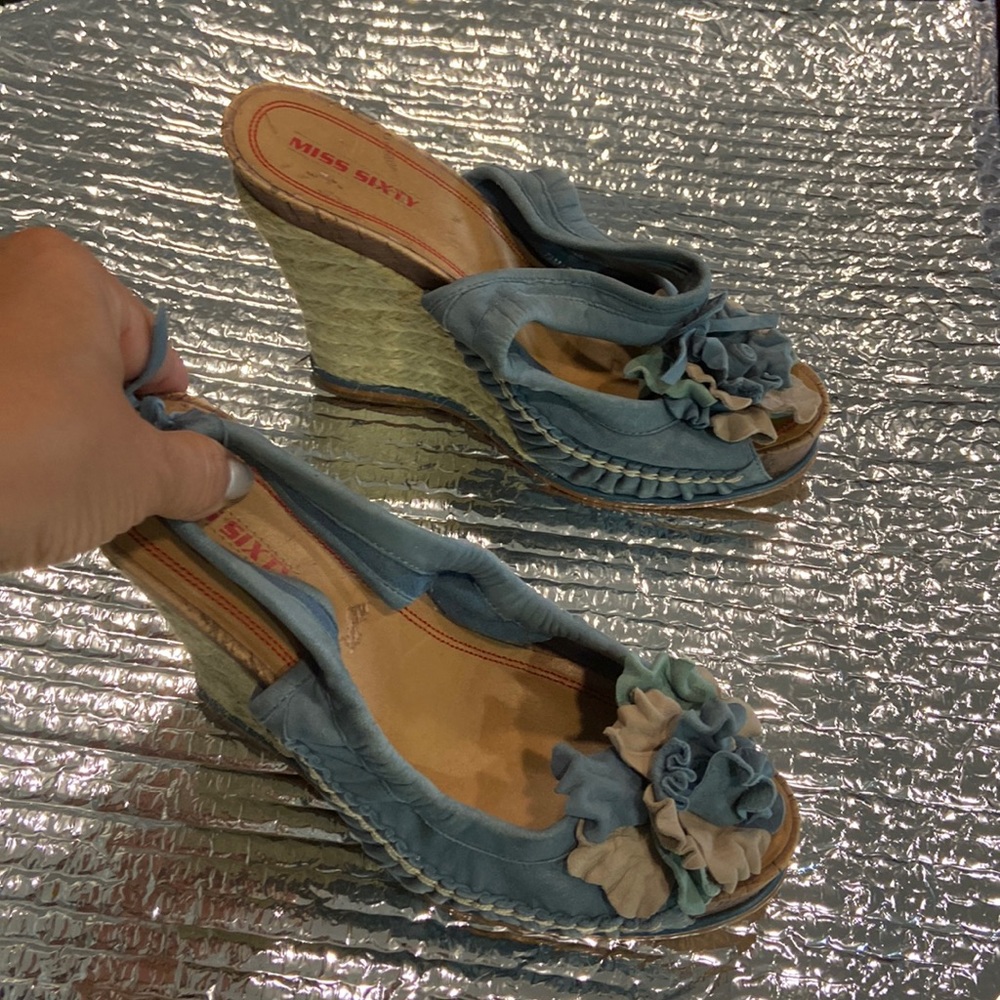 Blue floral suede wedge